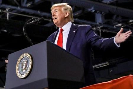 ترامپ خطر شیوع ویروس كرونا را جدی نمی گیرد